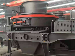 立式?jīng)_擊破碎機怎么樣？怎么解決出分粉高的問題？