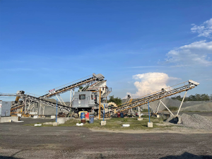 處理時產(chǎn)80噸的鵝卵石制砂機(jī)價格是多少？