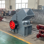 時(shí)產(chǎn)100-300噸的錘式破碎機(jī)的選擇