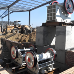 顎式破碎機是破碎生產(chǎn)線的沖關(guān)設(shè)備